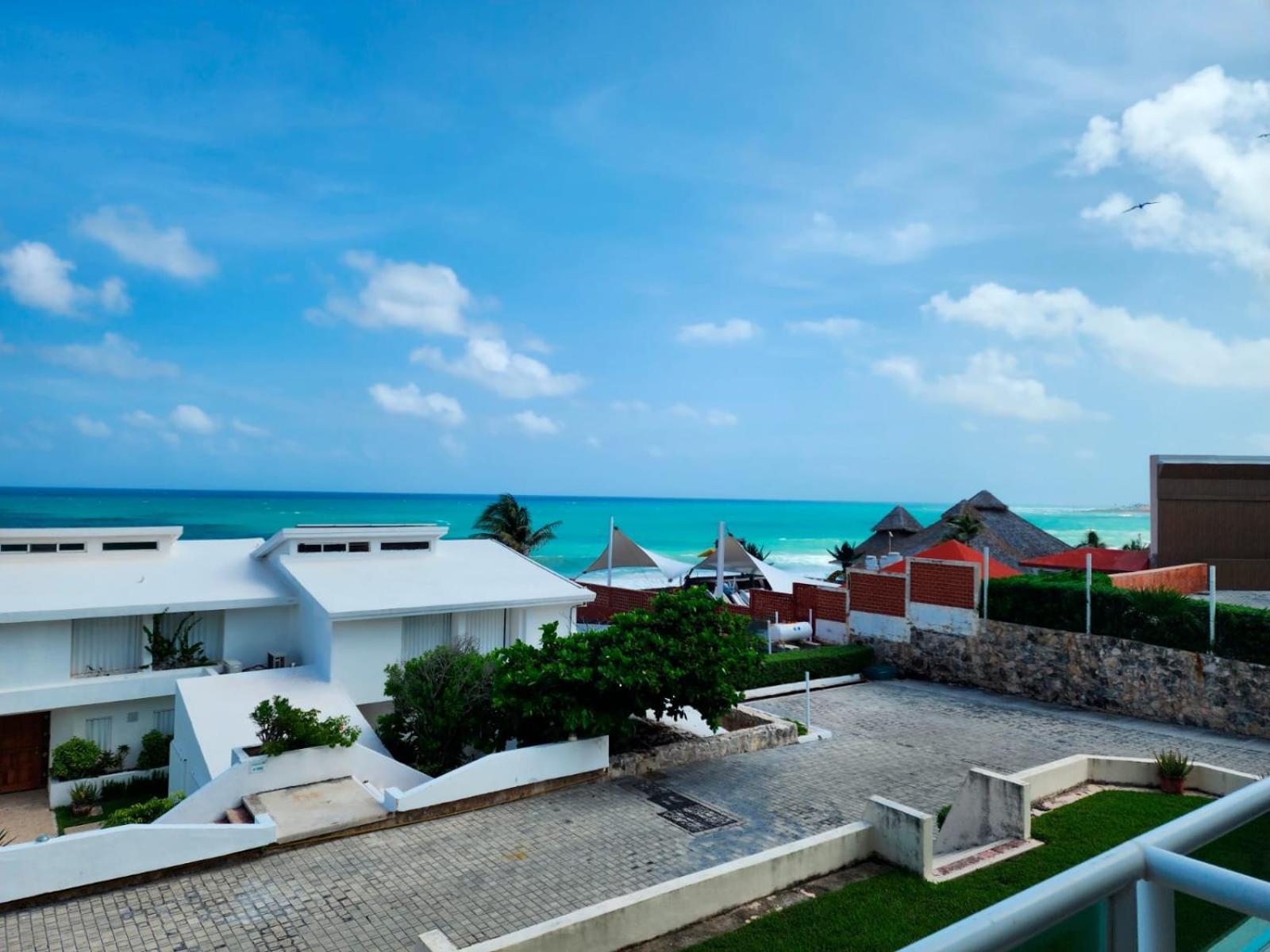 Beachfront Apartments Cancún Eksteriør billede