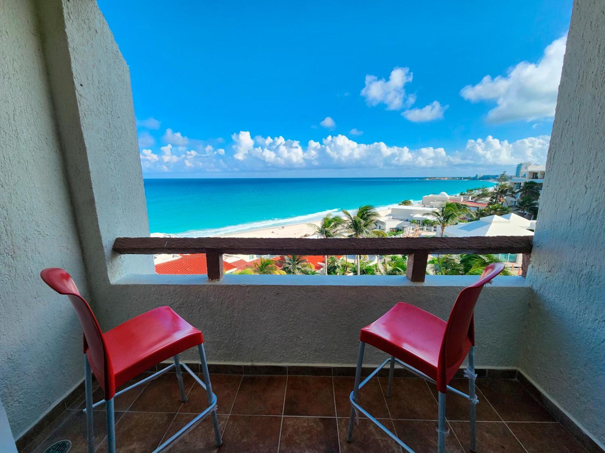 Beachfront Apartments Cancún Eksteriør billede