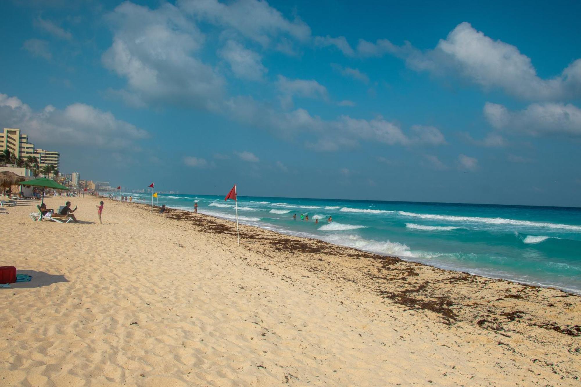 Beachfront Apartments Cancún Eksteriør billede