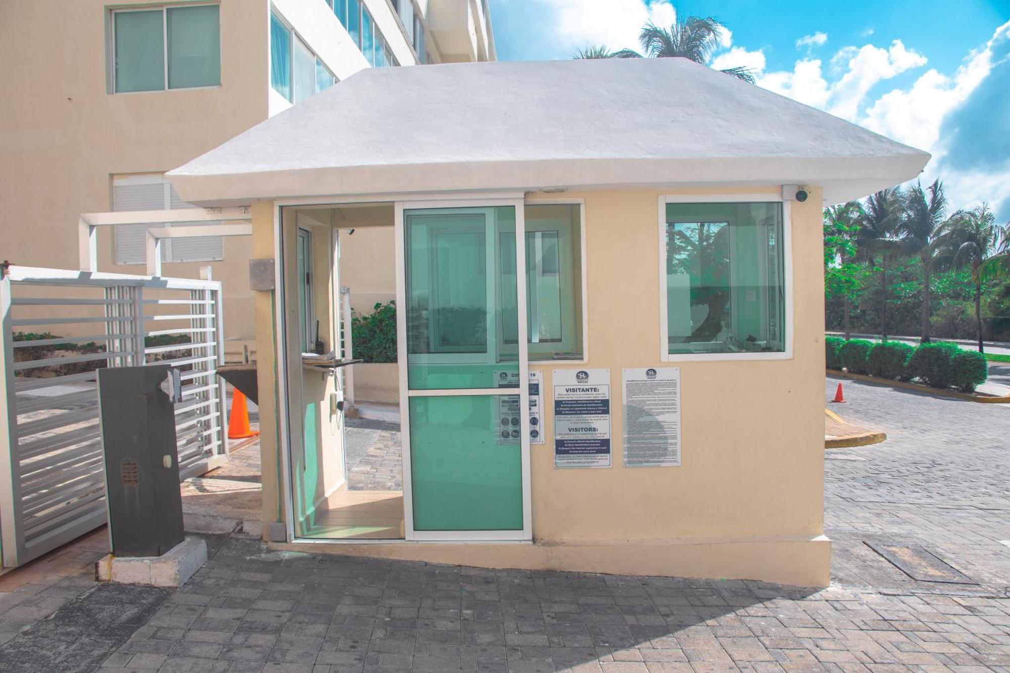 Beachfront Apartments Cancún Eksteriør billede