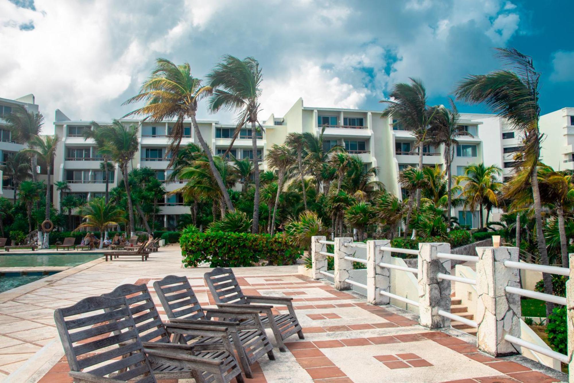 Beachfront Apartments Cancún Eksteriør billede