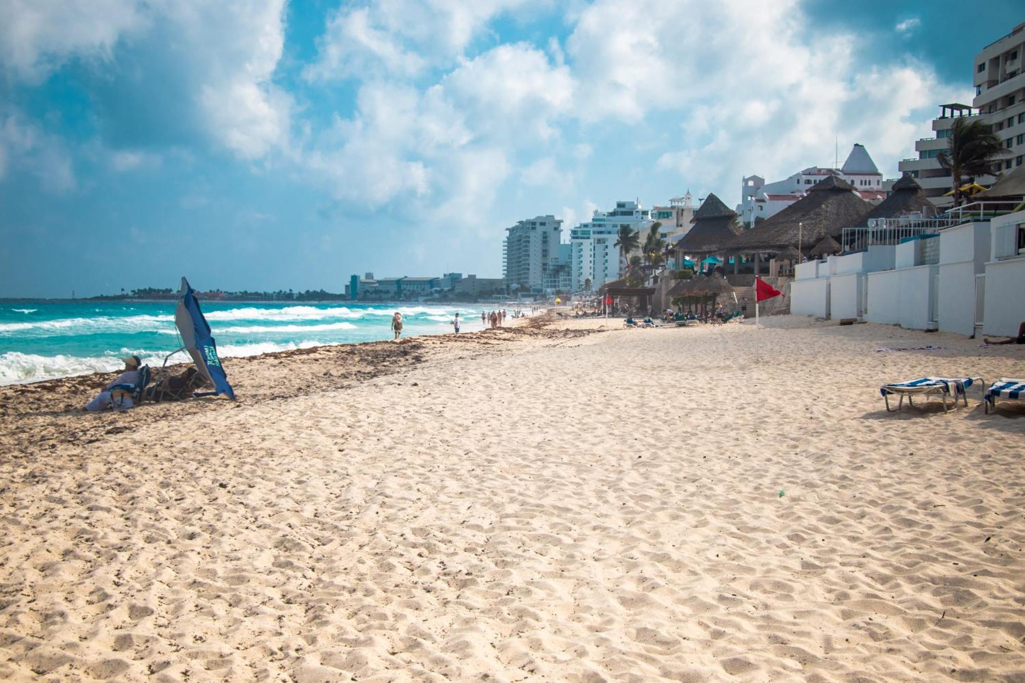Beachfront Apartments Cancún Eksteriør billede