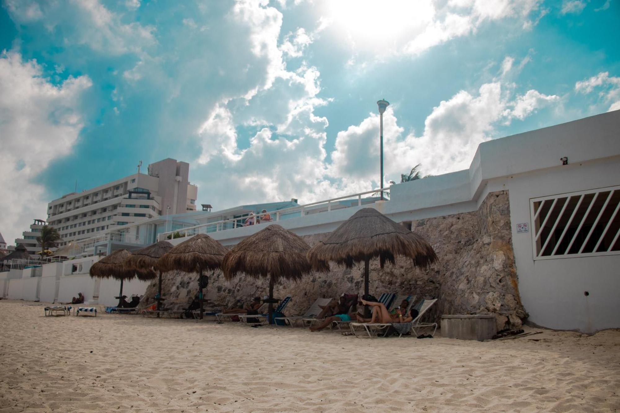 Beachfront Apartments Cancún Eksteriør billede