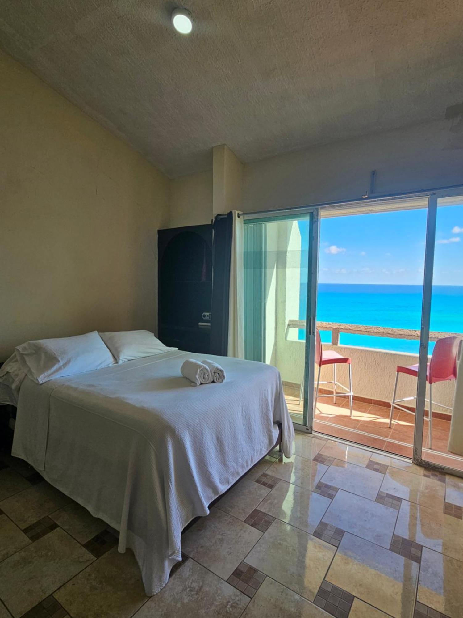 Beachfront Apartments Cancún Eksteriør billede